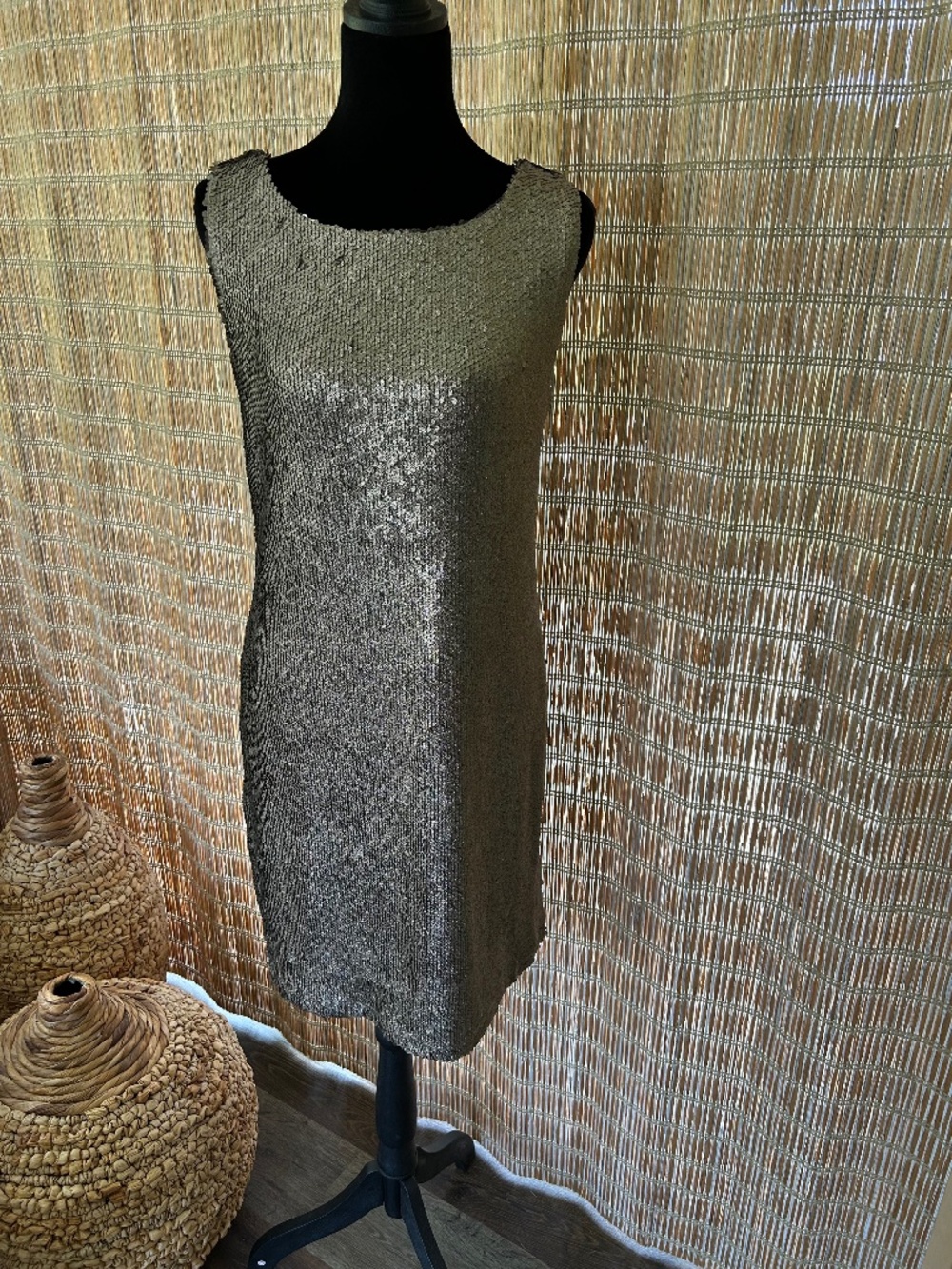 NWT Ladies BB DAKOTA sleeveless sequined cocktail dress